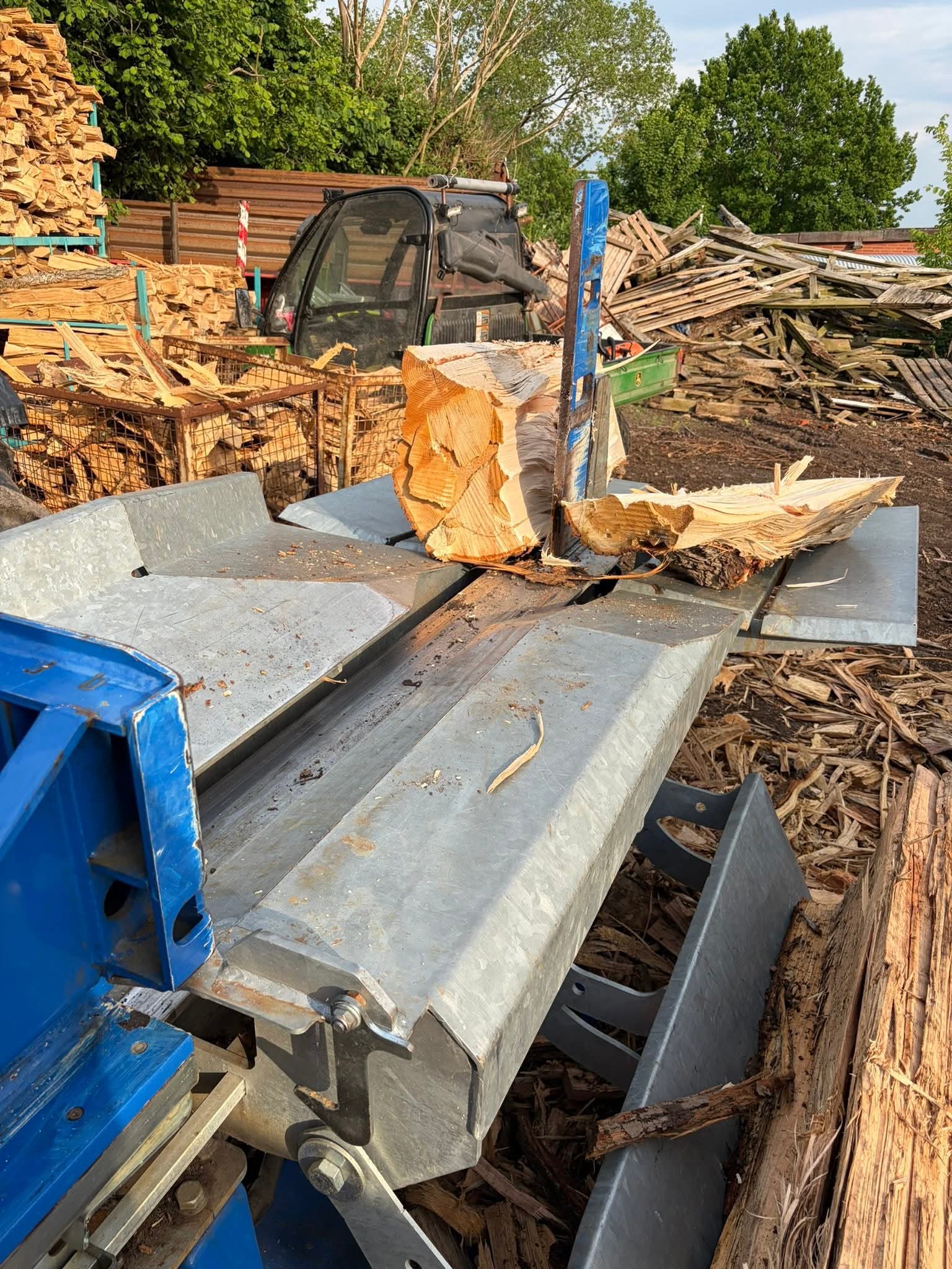 Premium Buchenholz 20 RM – Kammergetrocknetes Brennholz